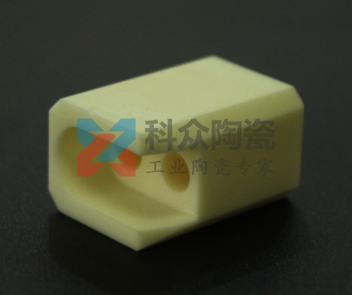 氧化鋁陶瓷有那三個顯著的優(yōu)點?